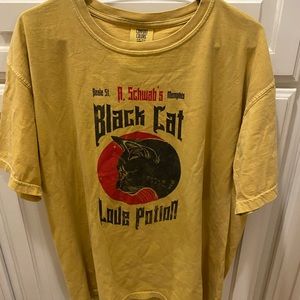 Black cat live potion tee!